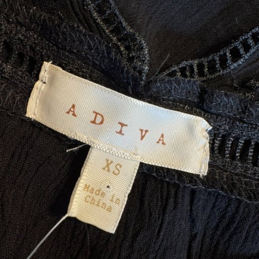 NWT GORGEOUS BLACK TOP w/LACE DETAIL  XSMALL     #D - Picture 10 of 10